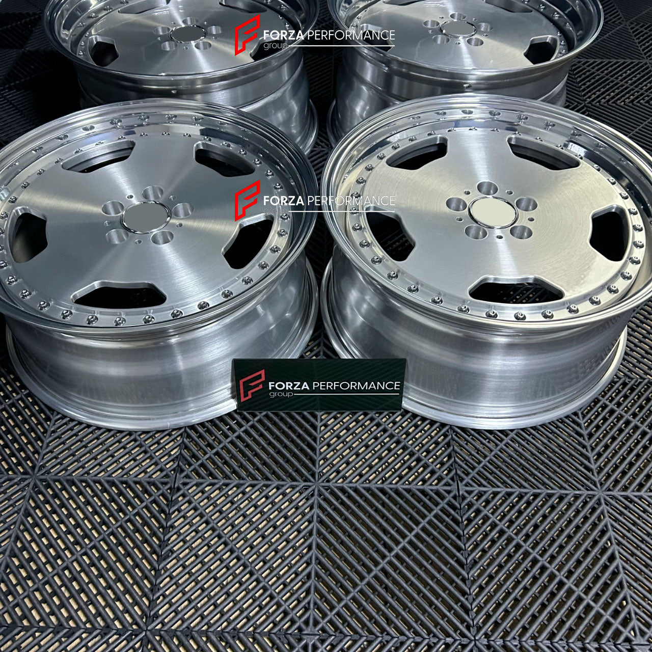 We manufacture premium quality forged wheels rims for MERCEDES BENZ SL600 R129 1999 in any design, size, color.
Wheels sizes:
Front: 9 x 8.5 ET 25
Rear: 19 x 9.5 ET 25
Weight:
Front: 11.2 kg (24.25 lbs)
Rear: 11.8 kg (24.25 lbs)
Finishing: Brushed Face with Polished Lip