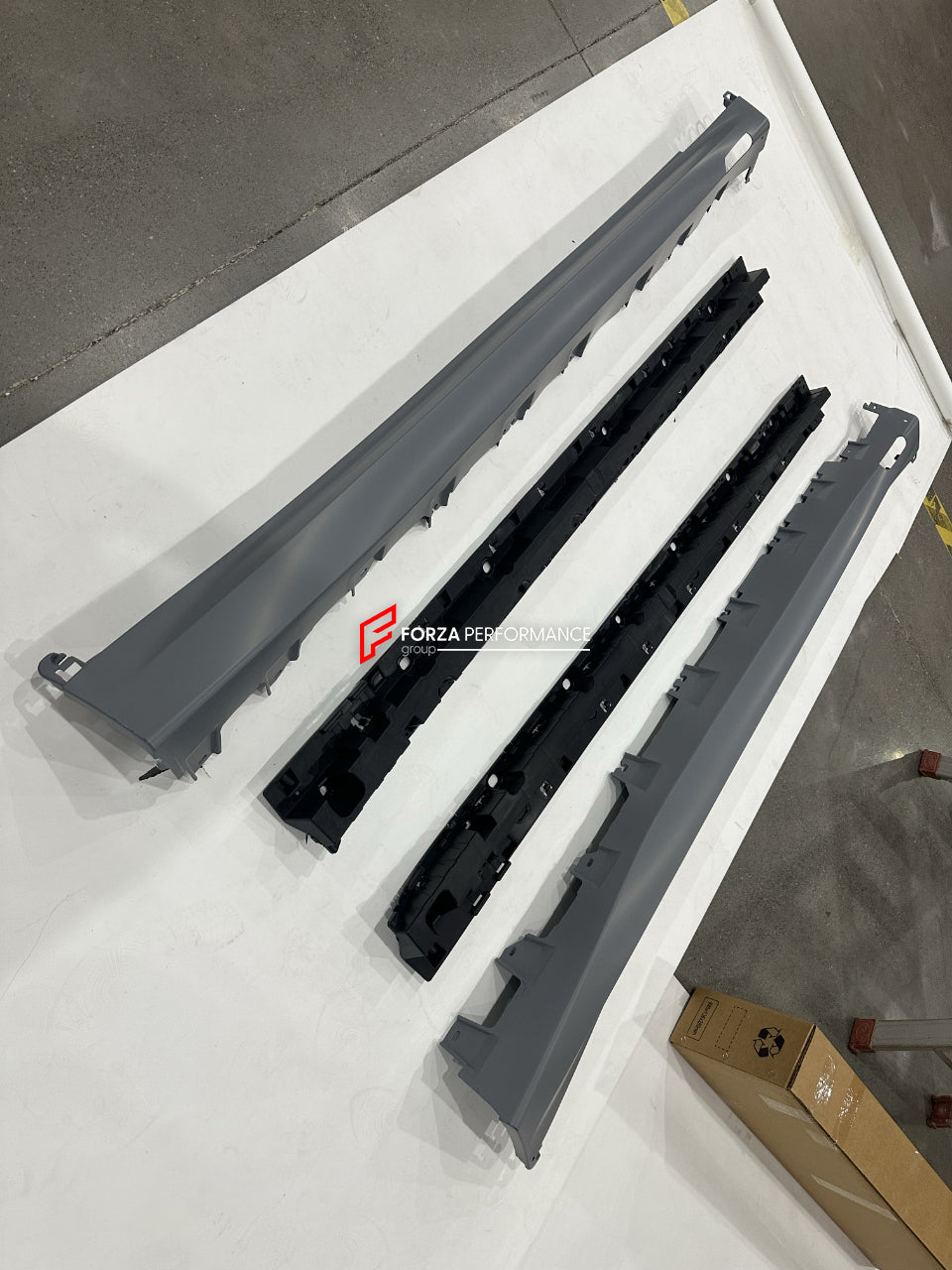 CONVERSION BODY KIT for BMW X7 G07 2018 to BMW X7 G07 LCI 2023
Set includes:
Front Bumper Assembly
Grille
Headlights
Side Skirts
Rear Bumper Assembly
Rear Tail Lights
Material: Plastic
NOTE: Professional installation is required