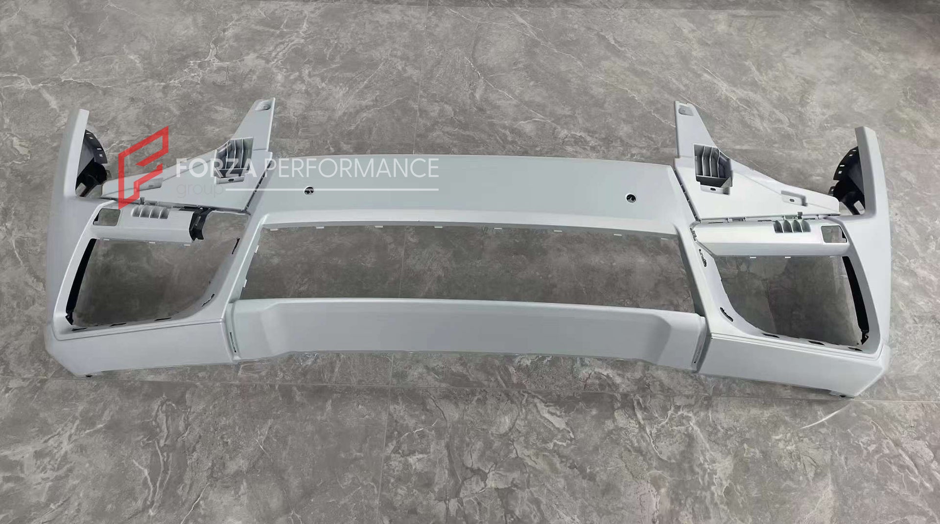 CONVERSION DRY CARBON BODY KIT for ROLLS ROYCE CULLINAN 2018 - 2025 UPGRADE to SERIES II 2025
Set includes:
Front Bumper
Grille Frame
Grille
Original Rolls-Royce Headlights