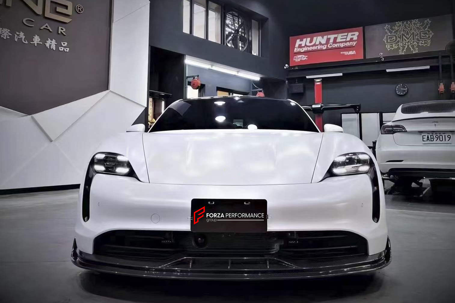 DRY CARBON BODY KIT for PORSCHE TAYCAN J1 TURBO CROSS TURISMO  Set includes:  Front Splitter Side Skirts Rear Diffuser Rear Spoiler