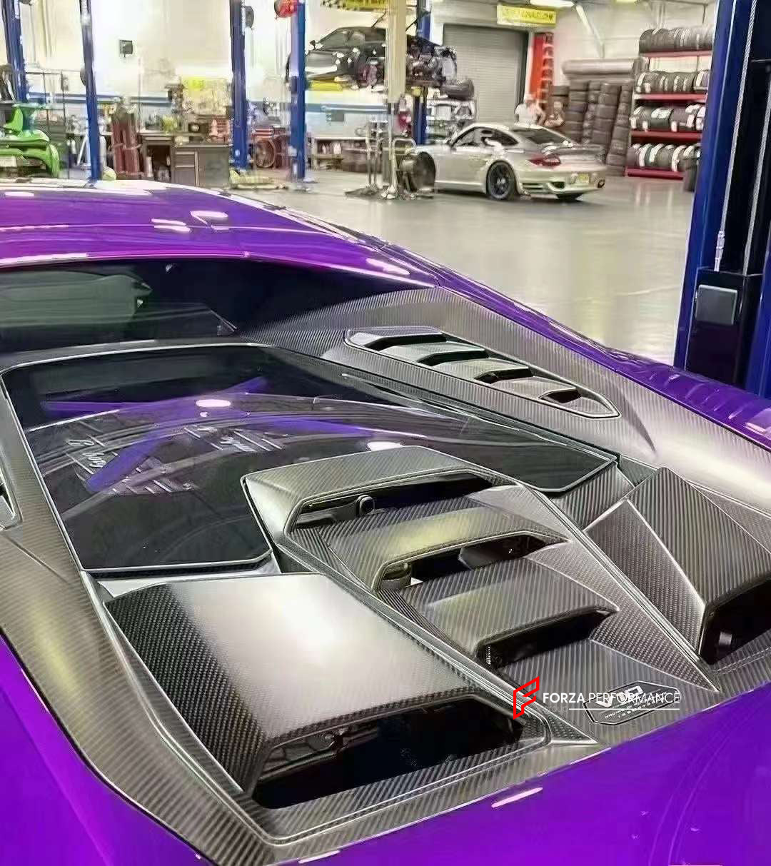 DRY CARBON ENGINE HOOD for TECNICA STYLE LAMBORGHINI HURACAN LP610 LP460
Set includes:
Engine Hood