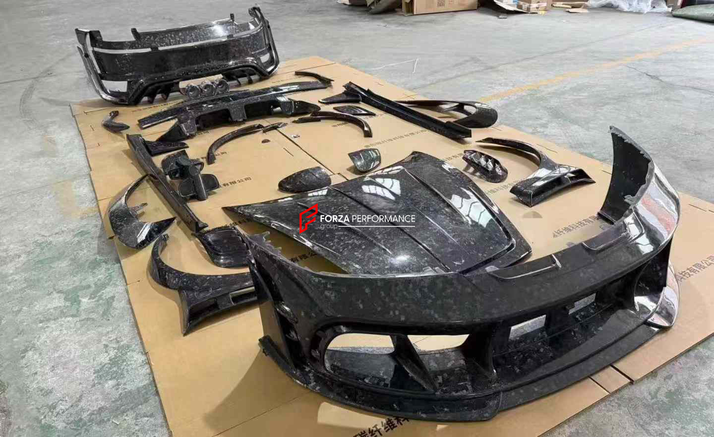 FORGED CARBON BODY KIT for PORSCHE 911 992 CARRERA TURBO S 4S custom fit MANSORY
Set includes:
Front Bumper Assembly
Hood
Fender Flares
Fender Vents
Side Mirror Covers
Side Skirts
Side Vent Covers
Rear Bumper Assembly