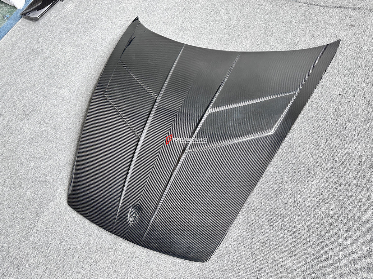 FULL DRY CARBON BODY KIT V3 for PORSCHE 911 992 2018+  Set includes:  Front Lip Front Bumper Vents Side Skirts Hood/Bonnet Spoiler Rear Bumper Mirror Covers Trunk Spoiler Exhaust Tips