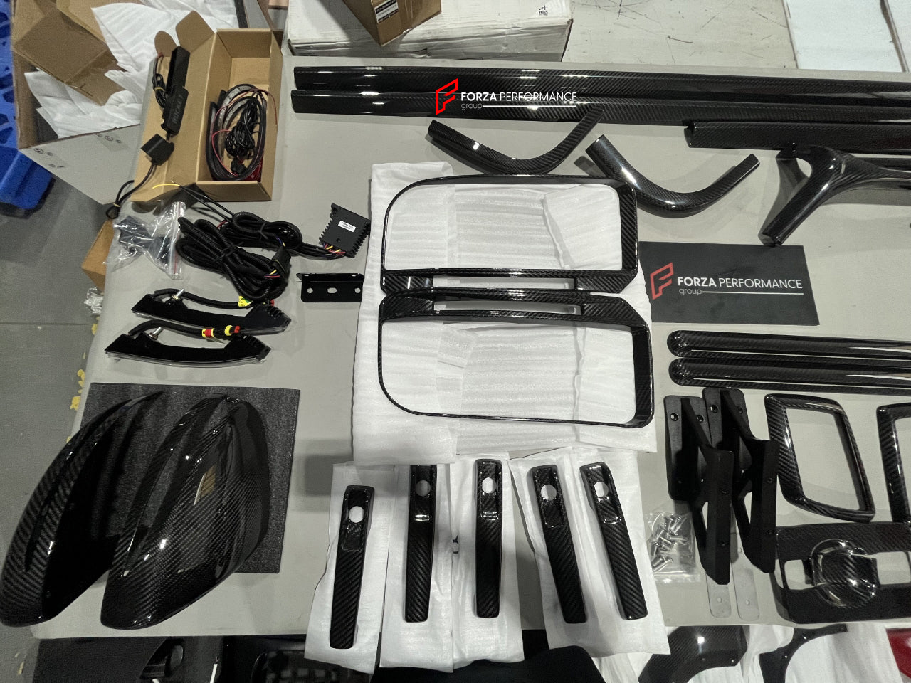 DRY CARBON BODY KIT for MERCEDES-BENZ G-CLASS G63 W463A W464 2021+  Set includes:  Front Diffuser Front Grille Side Fenders Side Vents Rear Diffuser Rear Spoiler Exhaust Tips