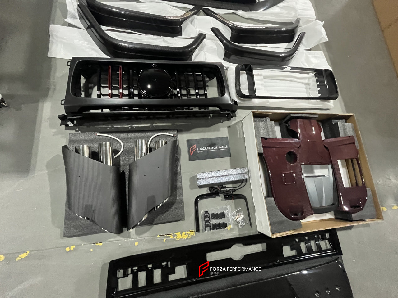 DRY CARBON BODY KIT for MERCEDES-BENZ G-CLASS G63 W463A W464 2021+  Set includes:  Front Diffuser Front Grille Side Fenders Side Vents Rear Diffuser Rear Spoiler Exhaust Tips