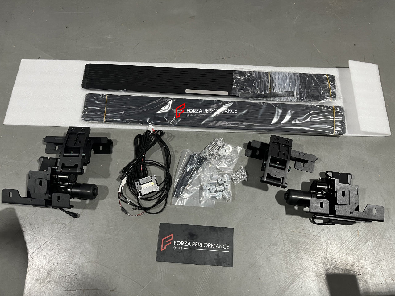 DRY CARBON BODY KIT for MERCEDES-BENZ G-CLASS G63 W463A W464 2021+  Set includes:  Front Diffuser Front Grille Side Fenders Side Vents Rear Diffuser Rear Spoiler Exhaust Tips
