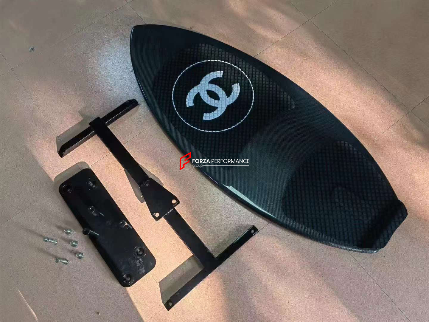 SURFBOARD FOR ALL MODELS WITH SPARE TIRE COVER   Will fit to any car with spare tire covers: Mercedes-Benz G-Class G63 W463, W463A, W464, G400, G500, G550, 4X4 Land Rover Defender L663 Toyota Land Cruiser Prado, Highlander, RAV4 Lexus GX550, LX570, LX600, RX350 Jeep Grand Cherokee, Wrangler AND SIMILAR CARS