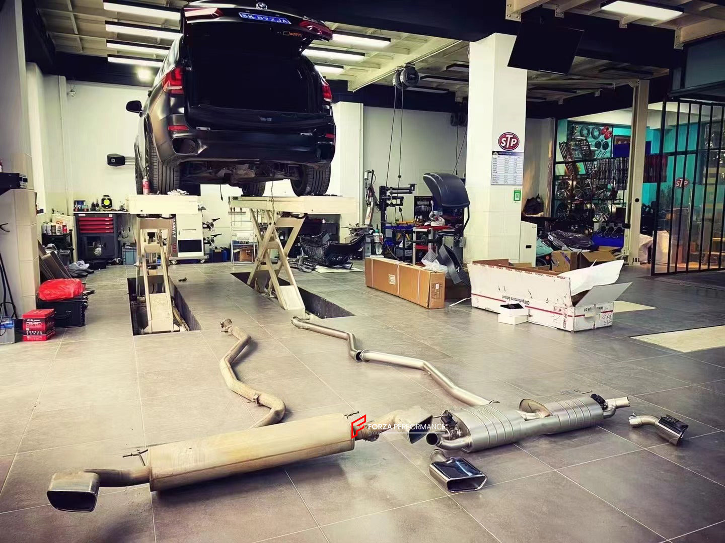 Aggressive sporty sound VALVED EXHAUST CATBACK MUFFLER  Center Pipes, Muffler with valves, a Valve control box with remote control, pair of mufflers, muffler, pair of mufflers with valves.  Stainless steel and titanium Aftermarket Performance Exhaust System for BMW F85 X5M