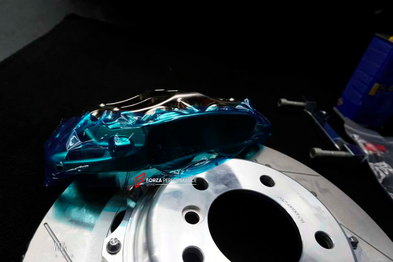 ADTORY X FORZA PERFORMANCE RACE BIG BRAKE KIT BBK for BMW 1 SERIES 120i F20 LCI 2015 - 2017
ADTORY Brake Kits are engineered as bolt on upgrades that work with the factory master cylinder and ABS, delivering stronger, more repeatable stops with the pedal feel you want. Whether you cruise the city, carve canyons, or chase lap times.
Highlights
Track-ready, heat-resistant components.
Jewel-like caliper finish is incredibly durable and easy to clean
Pistons are calibrated to integrate smoothly with the Fact