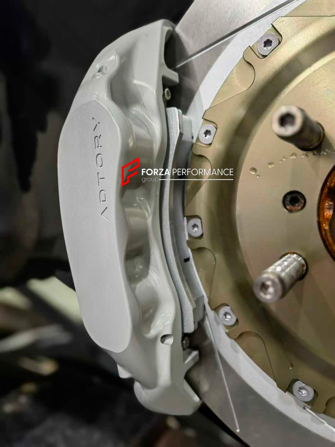 ADTORY X FORZA PERFORMANCE RACE BIG BRAKE KIT BBK for BMW M2 F87 LCI 2015 - 2021
ADTORY Brake Kits are engineered as bolt on upgrades that work with the factory master cylinder and ABS, delivering stronger, more repeatable stops with the pedal feel you want. Whether you cruise the city, carve canyons, or chase lap times.
Highlights
Track-ready, heat-resistant components.
Jewel-like caliper finish is incredibly durable and easy to clean
Pistons are calibrated to integrate smoothly with the Factory OEM mas