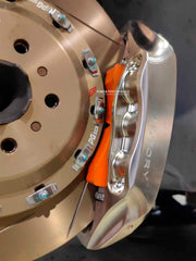 ADTORY X FORZA PERFORMANCE RACE BIG BRAKE KIT BBK for BMW M3 G80 2020+
ADTORY Brake Kits are engineered as bolt on upgrades that work with the factory master cylinder and ABS, delivering stronger, more repeatable stops with the pedal feel you want. Whether you cruise the city, carve canyons, or chase lap times.
Highlights
Track-ready, heat-resistant components.
Jewel-like caliper finish is incredibly durable and easy to clean
Pistons are calibrated to integrate smoothly with the Factory OEM master cylind