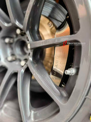 ADTORY X FORZA PERFORMANCE RACE BIG BRAKE KIT BBK for BMW M3 G80 2020+
ADTORY Brake Kits are engineered as bolt on upgrades that work with the factory master cylinder and ABS, delivering stronger, more repeatable stops with the pedal feel you want. Whether you cruise the city, carve canyons, or chase lap times.
Highlights
Track-ready, heat-resistant components.
Jewel-like caliper finish is incredibly durable and easy to clean
Pistons are calibrated to integrate smoothly with the Factory OEM master cylind