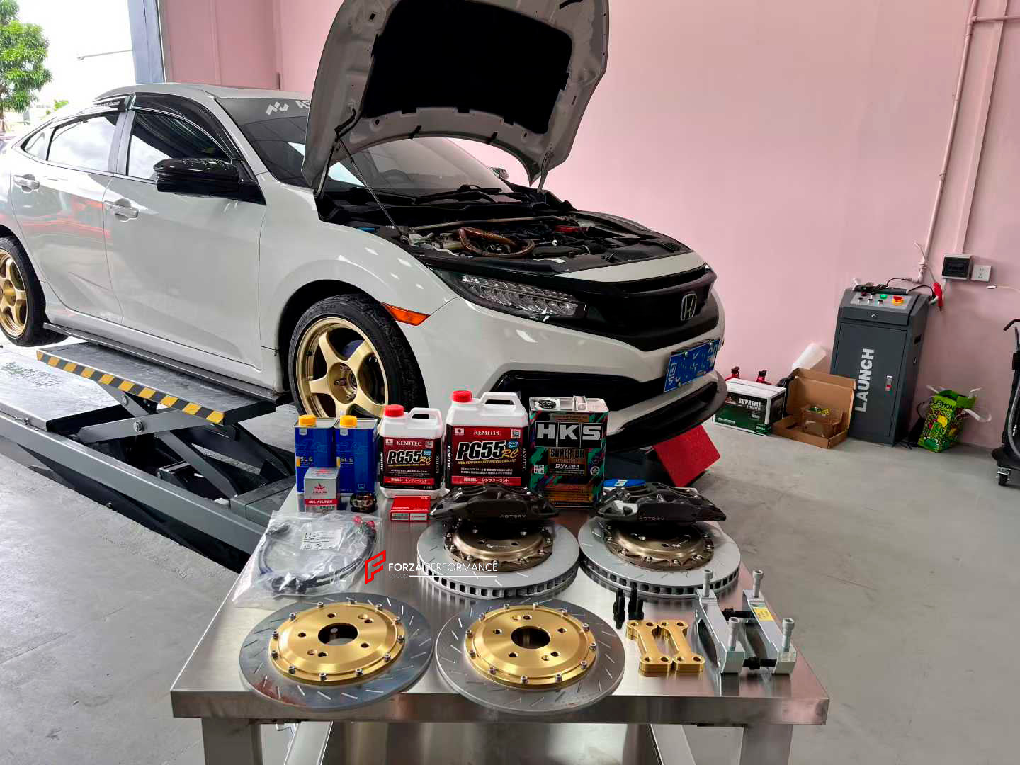 ADTORY X FORZA PERFORMANCE RACE BIG BRAKE KIT BBK for HONDA CIVIC SI FC1 2017 - 2020
ADTORY Brake Kits are engineered as bolt on upgrades that work with the factory master cylinder and ABS, delivering stronger, more repeatable stops with the pedal feel you want. Whether you cruise the city, carve canyons, or chase lap times.
Highlights
Track-ready, heat-resistant components.
Jewel-like caliper finish is incredibly durable and easy to clean
Pistons are calibrated to integrate smoothly with the Factory OEM