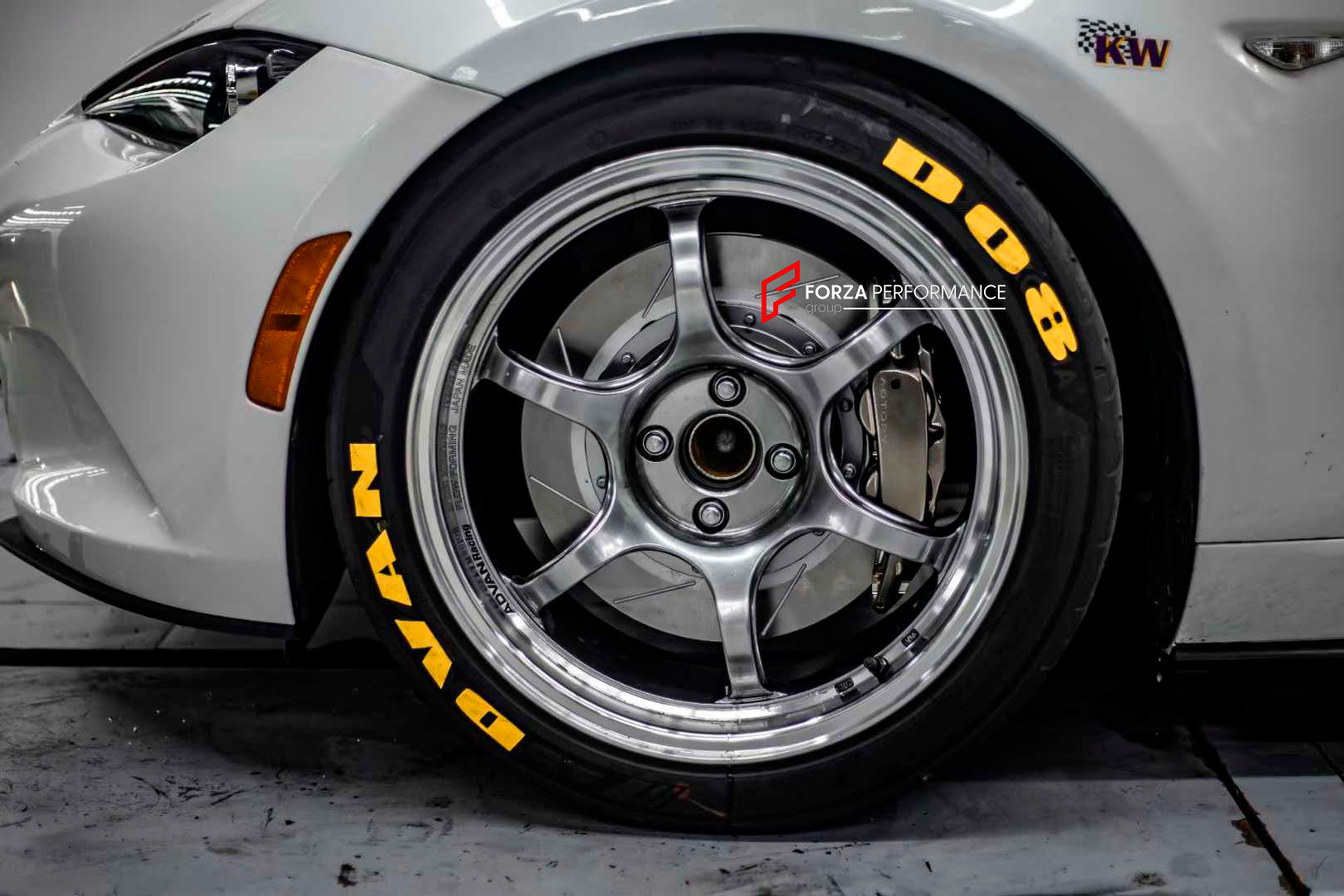 ADTORY X FORZA PERFORMANCE RACE BIG BRAKE KIT BBK for MAZDA MX-5 MIATA IV ND 2015+
ADTORY Brake Kits are engineered as bolt on upgrades that work with the factory master cylinder and ABS, delivering stronger, more repeatable stops with the pedal feel you want. Whether you cruise the city, carve canyons, or chase lap times.
Highlights
Track-ready, heat-resistant components.
Jewel-like caliper finish is incredibly durable and easy to clean
Pistons are calibrated to integrate smoothly with the Factory OEM m