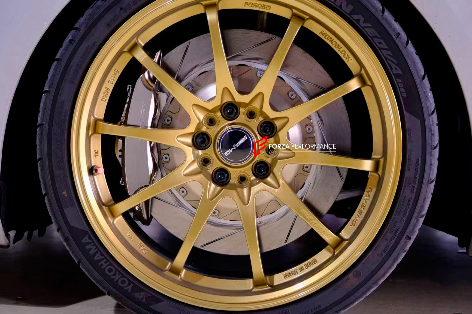 ADTORY X FORZA PERFORMANCE RACE BIG BRAKE KIT BBK for MERCEDES BENZ A45 AMG W176 2013 - 2018
ADTORY Brake Kits are engineered as bolt on upgrades that work with the factory master cylinder and ABS, delivering stronger, more repeatable stops with the pedal feel you want. Whether you cruise the city, carve canyons, or chase lap times.
Highlights
Track-ready, heat-resistant components.
Jewel-like caliper finish is incredibly durable and easy to clean
Pistons are calibrated to integrate smoothly with the Fac