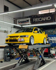 ADTORY X FORZA PERFORMANCE RACE BIG BRAKE KIT BBK for MITSUBISHI LANCER EVOLUTION VII VIII IX CT 2001 - 2007
ADTORY Brake Kits are engineered as bolt on upgrades that work with the factory master cylinder and ABS, delivering stronger, more repeatable stops with the pedal feel you want. Whether you cruise the city, carve canyons, or chase lap times.
Highlights
Track-ready, heat-resistant components.
Jewel-like caliper finish is incredibly durable and easy to clean
Pistons are calibrated to integrate smoot