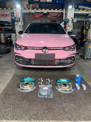 ADTORY X FORZA PERFORMANCE RACE BIG BRAKE KIT BBK for VOLKSWAGEN GOLF GTI MK8 CD1 2020+
ADTORY Brake Kits are engineered as bolt on upgrades that work with the factory master cylinder and ABS, delivering stronger, more repeatable stops with the pedal feel you want. Whether you cruise the city, carve canyons, or chase lap times.
Highlights
Track-ready, heat-resistant components.
Jewel-like caliper finish is incredibly durable and easy to clean
Pistons are calibrated to integrate smoothly with the Factory
