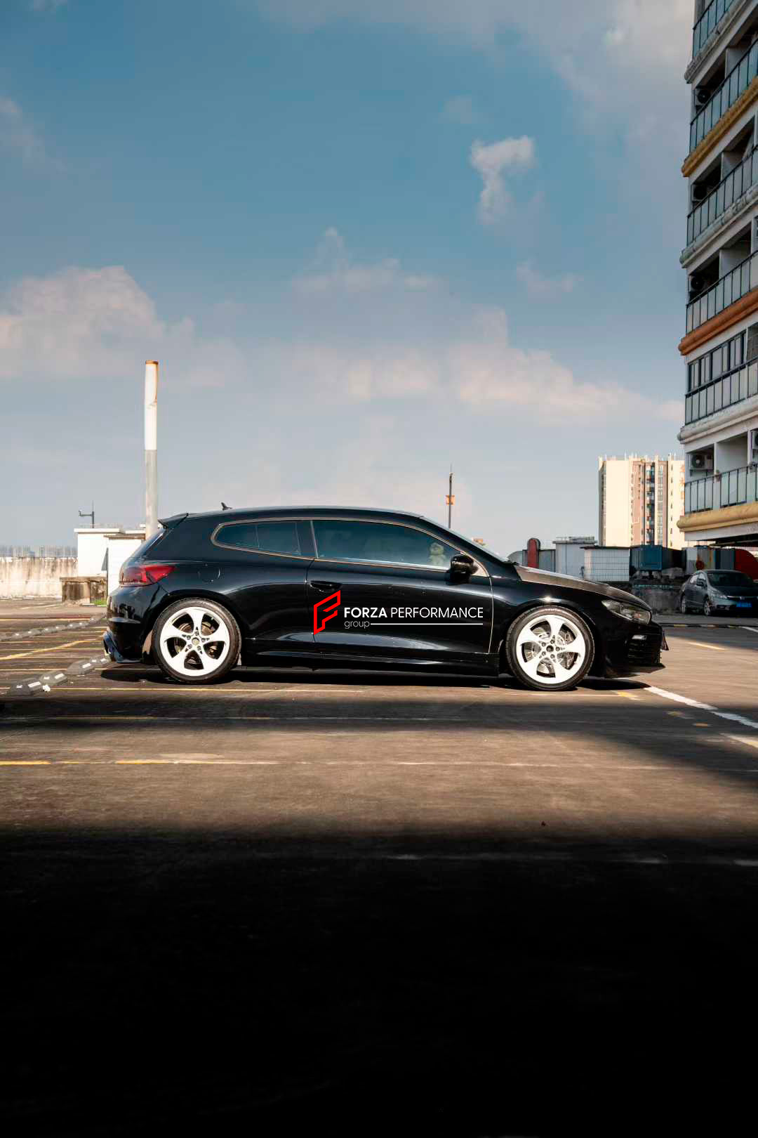 ADTORY X FORZA PERFORMANCE RACE BIG BRAKE KIT BBK for VOLKSWAGEN SCIROCCO 3 FACELIFT 2014 - 2017
ADTORY Brake Kits are engineered as bolt on upgrades that work with the factory master cylinder and ABS, delivering stronger, more repeatable stops with the pedal feel you want. Whether you cruise the city, carve canyons, or chase lap times.
Highlights
Track-ready, heat-resistant components.
Jewel-like caliper finish is incredibly durable and easy to clean
Pistons are calibrated to integrate smoothly with the