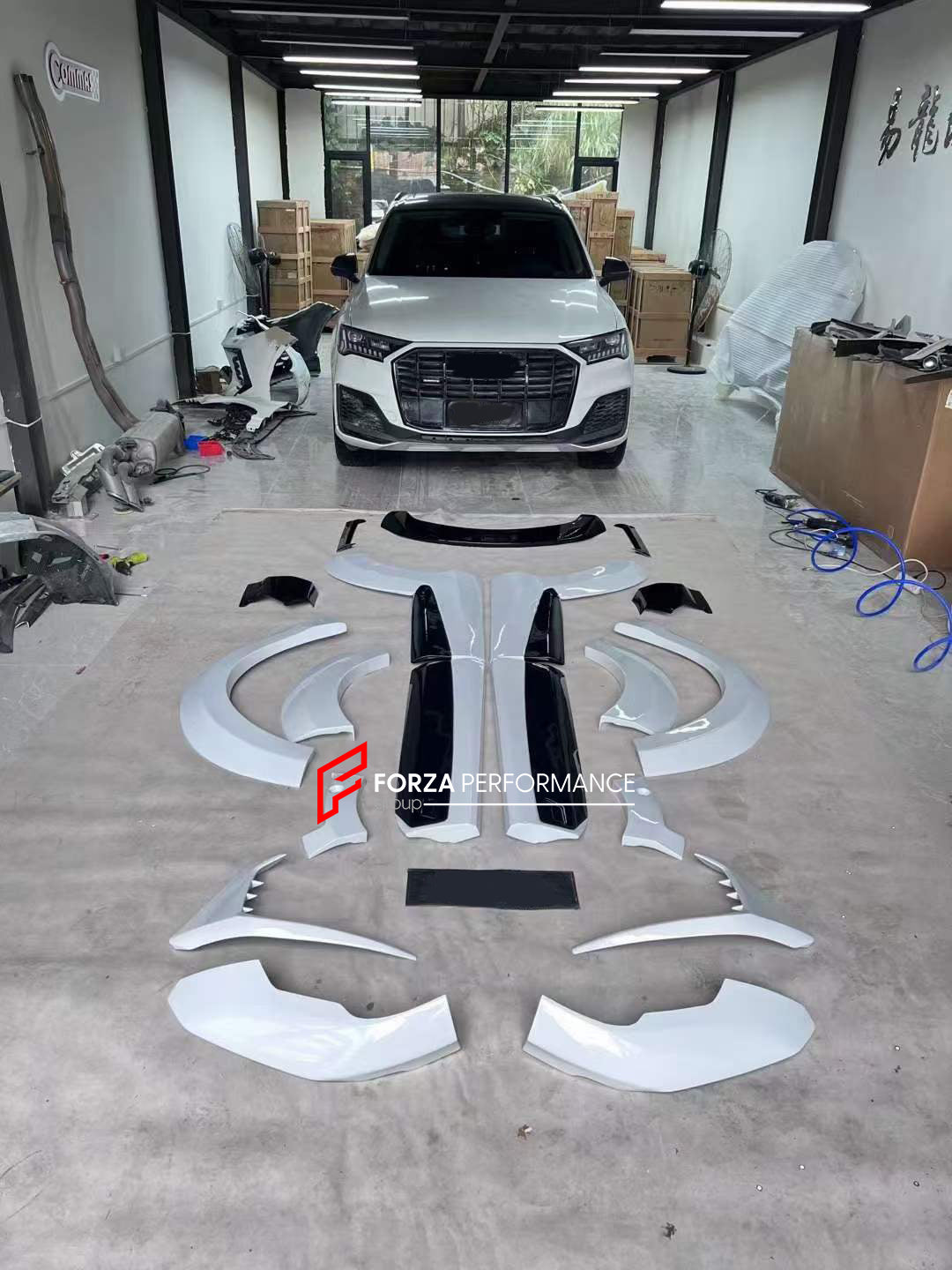 WIDE BODY KIT for AUDI Q7 4M FACELIFT 2019 - 2024  Set includes:  Front Lip Inserts Side Skirts Side Fenders Rear Spoiler