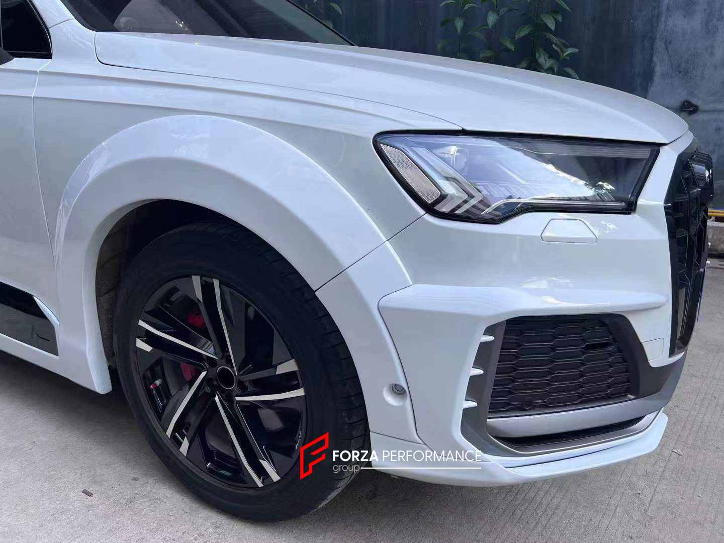 WIDE BODY KIT for AUDI Q7 4M FACELIFT 2019 - 2024  Set includes:  Front Lip Inserts Side Skirts Side Fenders Rear Spoiler