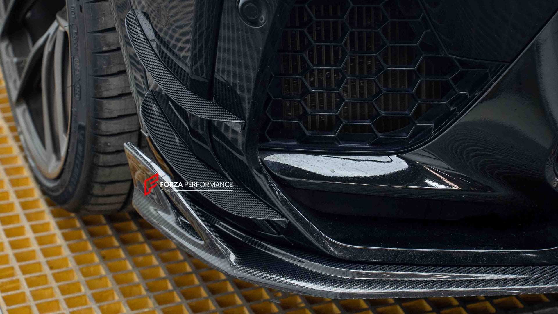 CARBON BODY KIT FOR BMW X6M F96 2020+