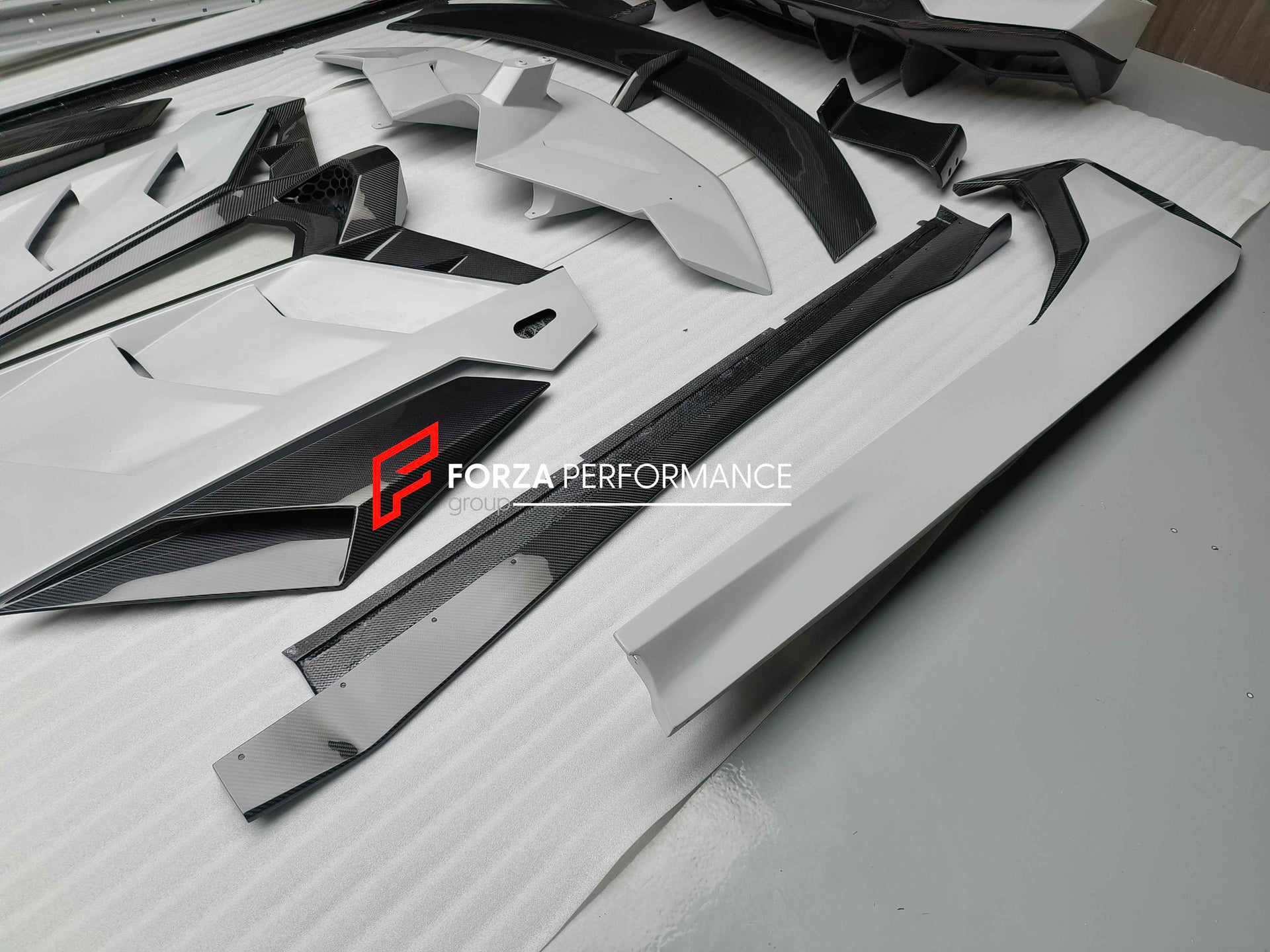 DRY CARBON FIBER CONVERSION BODY KIT FOR LAMBORGHINI AVENTADOR LP700 LP720 LP750 UPGRADE TO LP770 SVJ