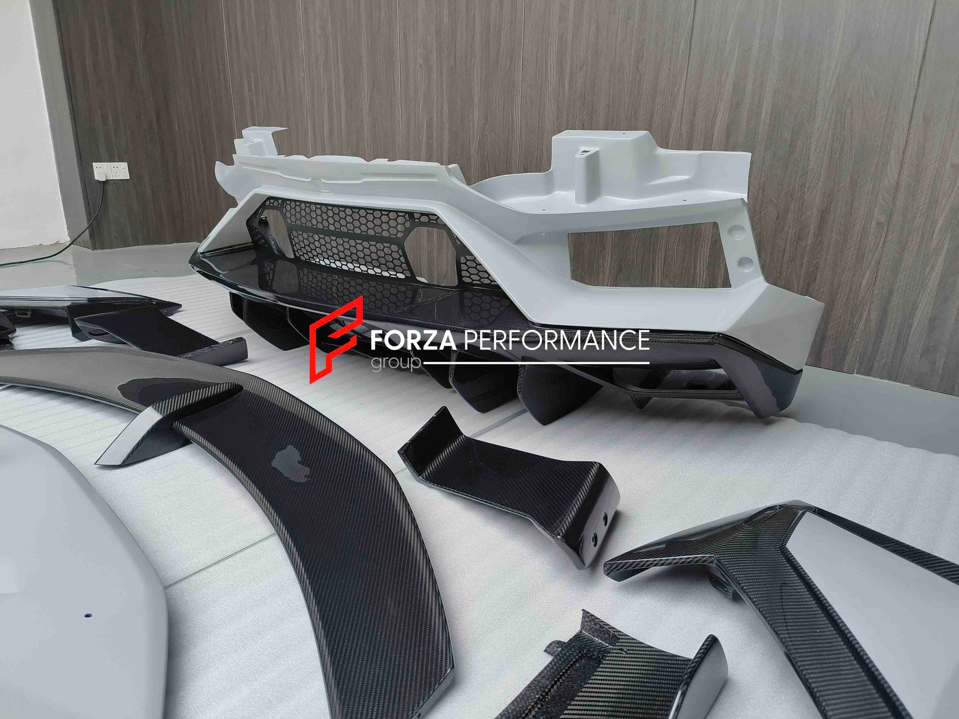 DRY CARBON FIBER CONVERSION BODY KIT FOR LAMBORGHINI AVENTADOR LP700 LP720 LP750 UPGRADE TO LP770 SVJ