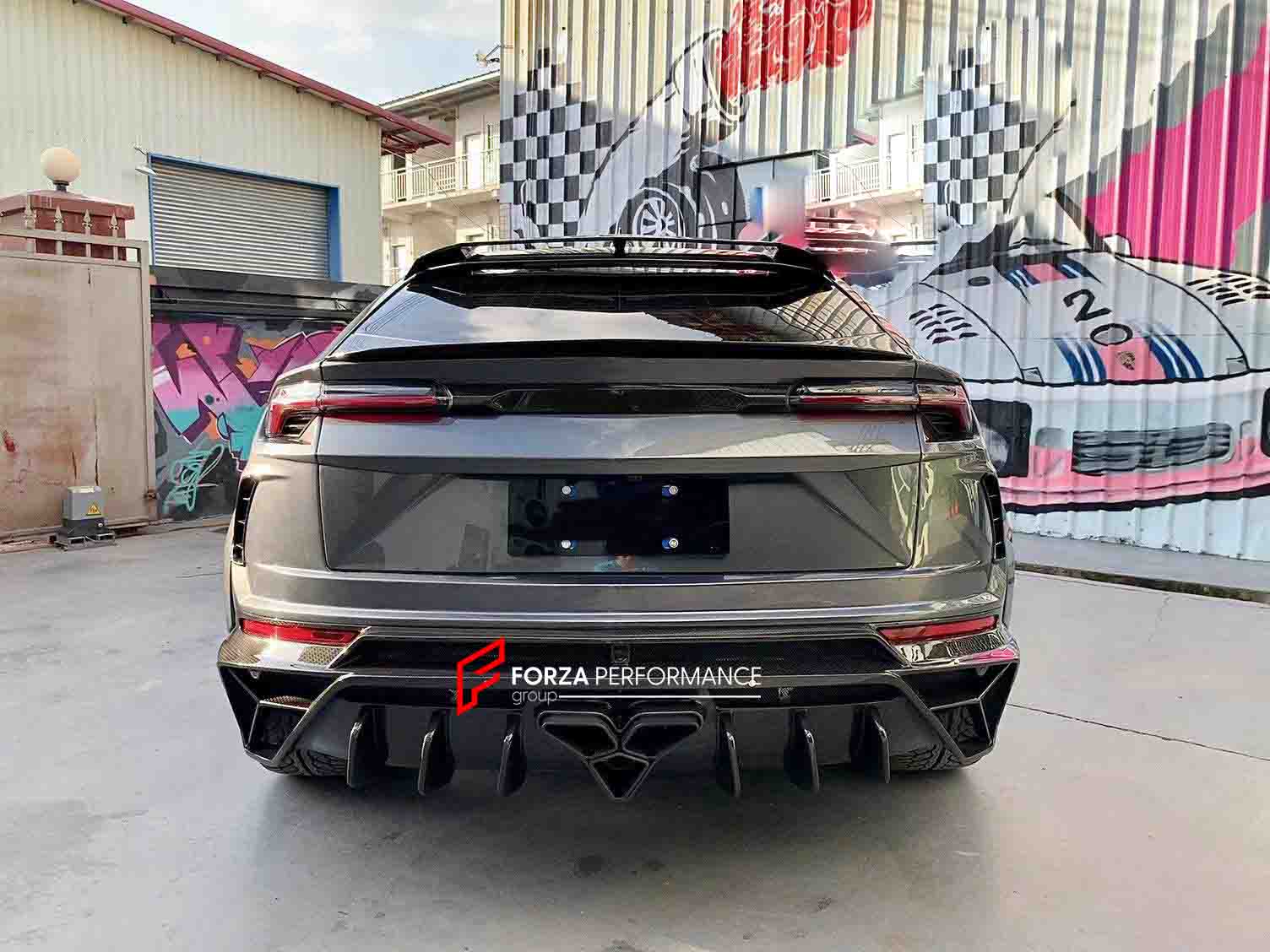 MANSORY STYLE CARBON BODY WITH EXHAUST KIT FOR LAMBORGHINI URUS 2018+