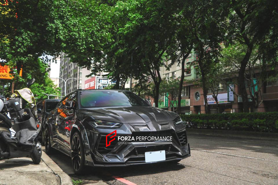 MANSORY STYLE CARBON BODY WITH EXHAUST KIT FOR LAMBORGHINI URUS 2018+