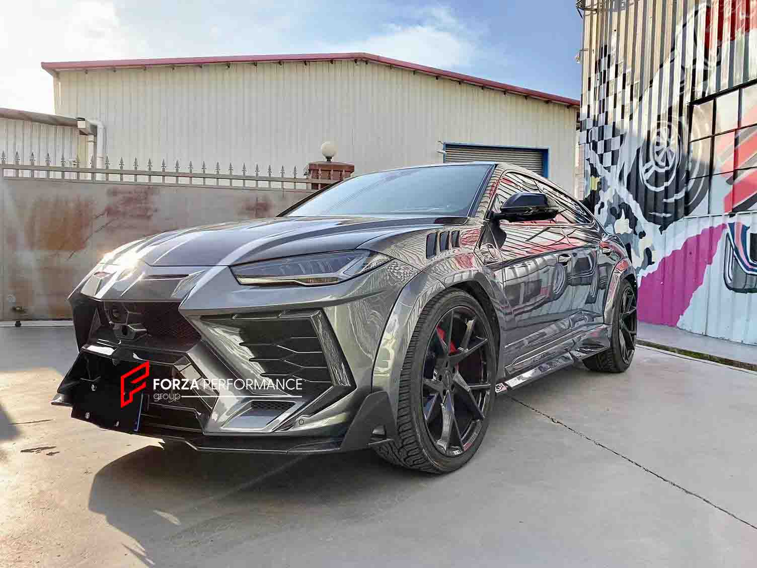 MANSORY STYLE CARBON BODY WITH EXHAUST KIT FOR LAMBORGHINI URUS 2018+