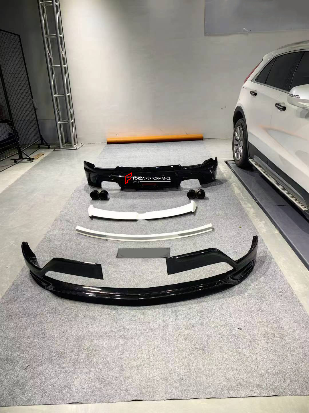 SPORT STYLE BODY KIT FOR CADILLAC XT4 2019+