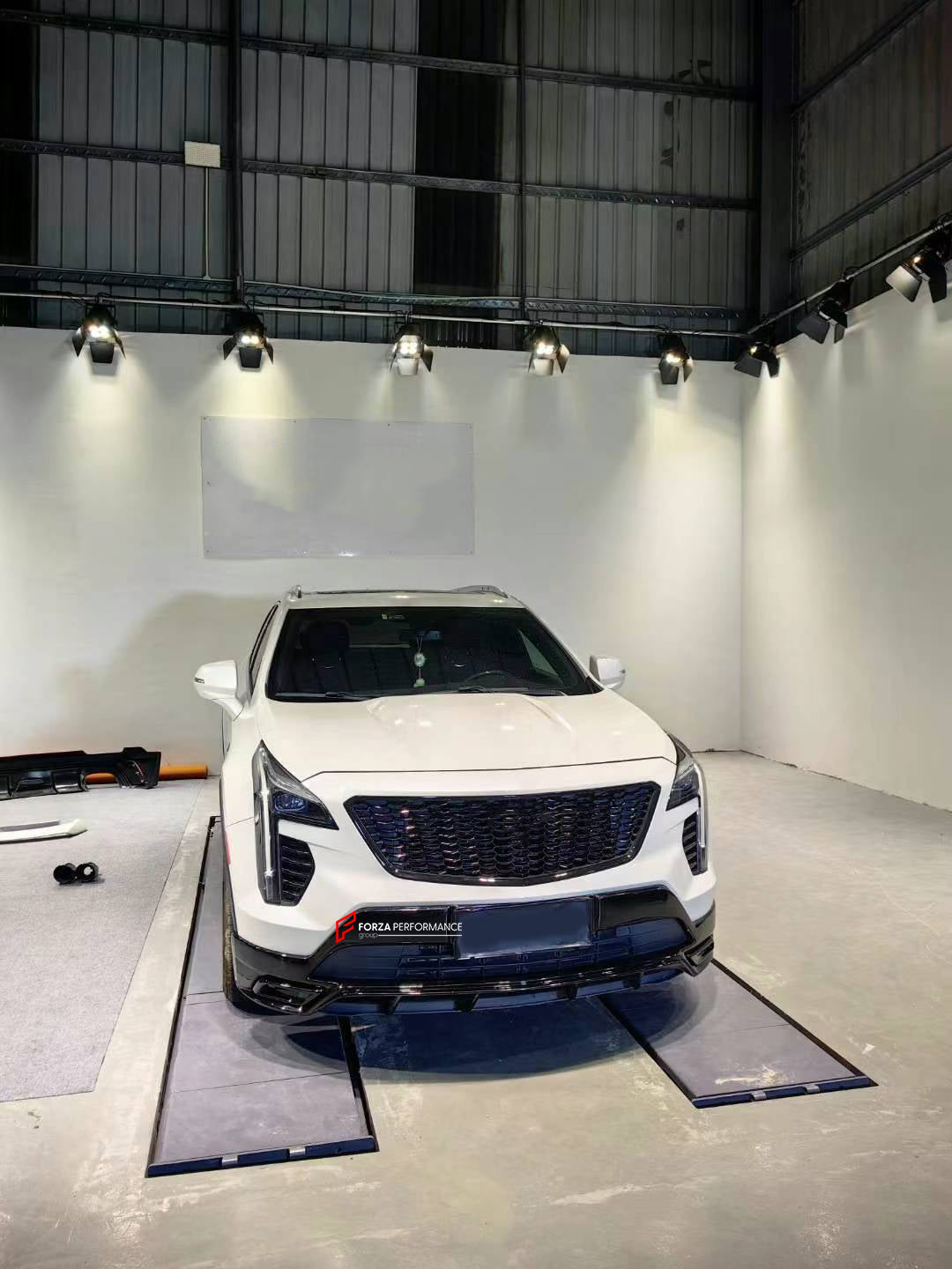 SPORT STYLE BODY KIT FOR CADILLAC XT4 2019+