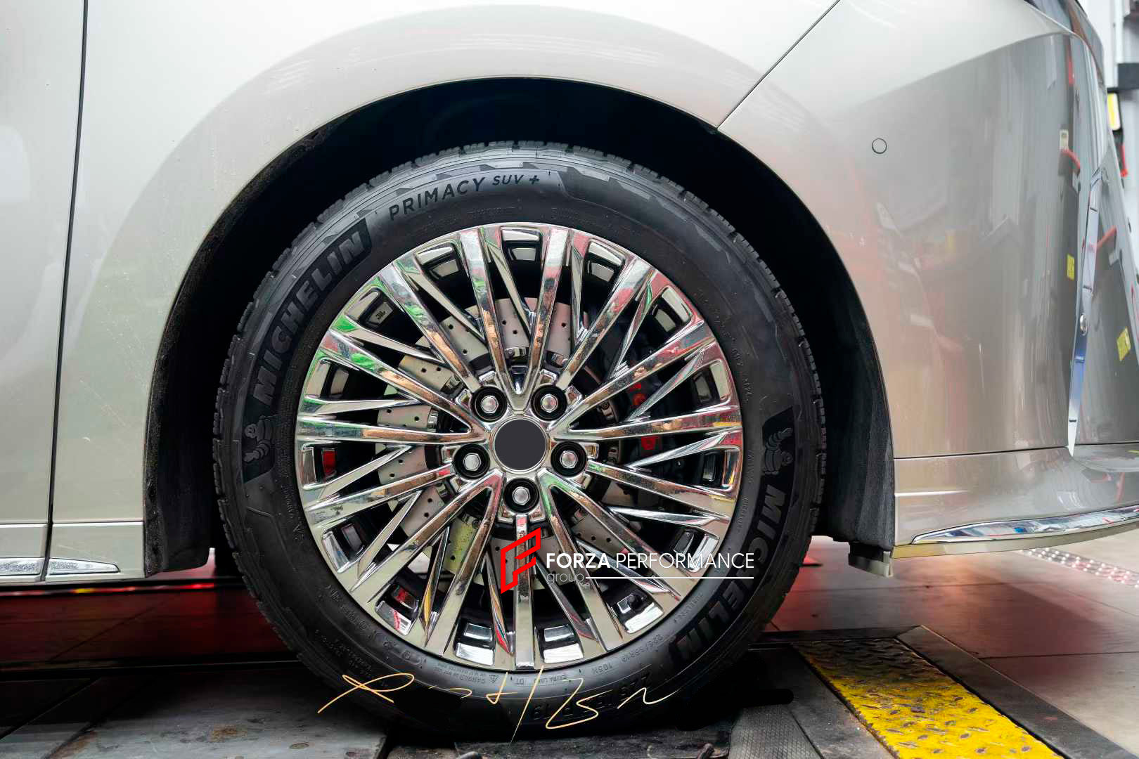We manufacture premium quality carbon ceramic brakes discs rotors for LEXUS LM500H LM350H AW10 2023+ in any size
Specification:
Authentic Brembo GTS 6 Pot Front Brake Calipers
Authentic Brembo GTS 4 Pot Rear Brake Calipers
Electric Parking Brakes
Authentic Brembo discs: 380 mm
Includes: Carbon ceramic brake disсs / rotors, brake pads, brackets for calipers, hoses.
BRAKE DISCS ROTORS CAN BE MADE FOR YOUR CAR IN ANY SIZE AND UPGRADED FROM IRON / STEEL DISCS TO CARBON CERAMIC
PLEASE INCLUDE YOUR CAR VIN,