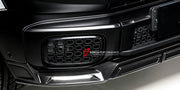 DRY CARBON BODY KIT for MERCEDES BENZ G CLASS G500 G450D W465 2024+
Set includes:
Front Lip
Front Bumper Covers
Turning Light Frame Cover
Hood Scoop
Roof Light Bar
Roof Trim
A-Pllar Cover
Window Frame Covers
Side Molding Trims
Roof Spoiler
D-Pillar Add-Ons
Rear Fender Flare
Rear Trunk Cover
Rear Bumper Covers
Rear Diffuser
Material: Dry Carbon Fiber