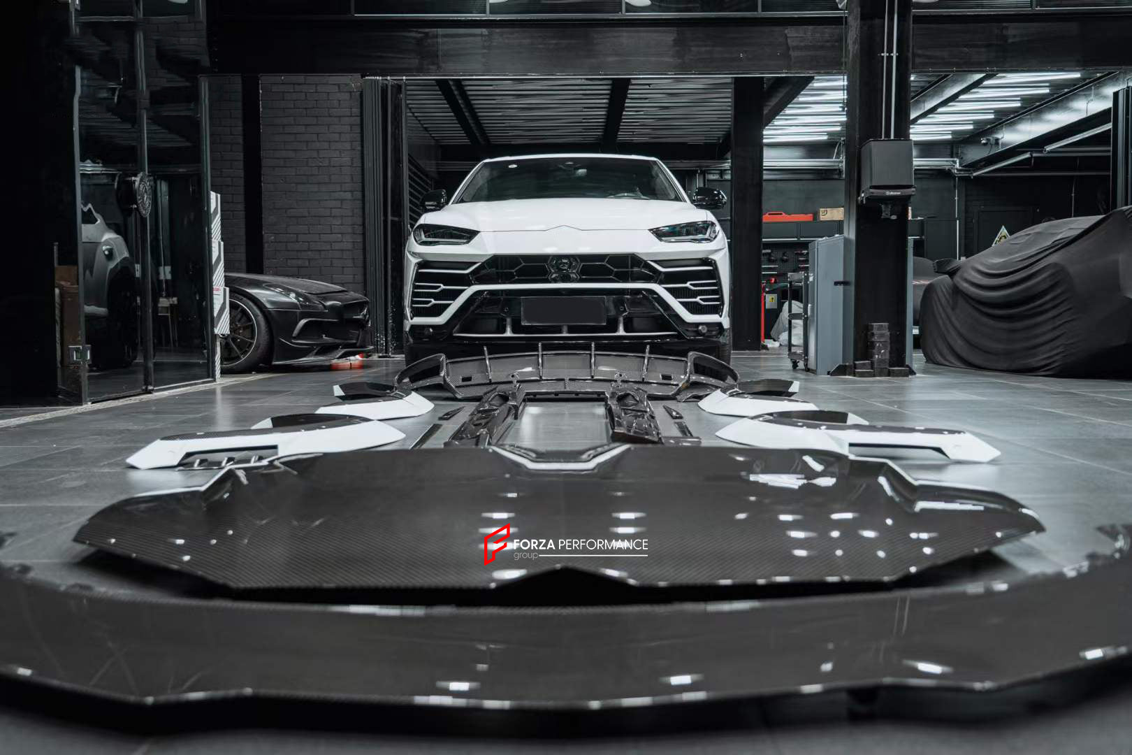 DRY CARBON BODY KIT FOR LAMBORGHINI URUS R-Style
Set includes:
Front Lip
Hood
Fender Flares
Side Skirts
Rear Spoiler
Rear Diffuser
Material: Dry Carbon
Note: Professional installation is required