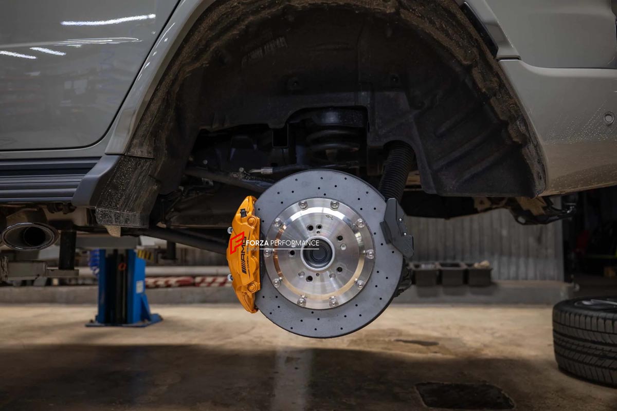 CARBON CERAMIC BIG BRAKE KIT for MERCEDES-BENZ G-CLASS G63 W465 2024+
Forza Performance Group offers various types of big brake kits, all types of aftermarket brake calipers, as well as genuine original brands of all types, such as AP Racing, Brembo, Akebono, AMG, M Performance, Audi, Porsche, Lamborghini, Toyota TRD, etc.
Material: Carbon Ceramic
Current set includes:
2x Authentic Akebono 10 Pot Front Brake Calipers
2x Authentic Brembo 4 pot Rear Brake Calipers
2x Front Brake Discs 440 mm
2x Rear Brak
