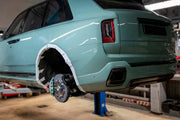 CARBON CERAMIC BIG BRAKE KIT for ROLLS-ROYCE CULLINAN SERIES 2 2024+
Forza Performance Group offers various types of big brake kits, all types of aftermarket brake calipers, as well as genuine original brands of all types, such as AP Racing, Brembo, Akebono, AMG, M Performance, Audi, Porsche, Lamborghini, Toyota TRD, etc.
Material: Carbon Ceramic
Current set includes:
2x Authentic Akebono 10 Pot Front Brake Calipers
2x 4 pot Rear Brake Calipers
2x Front Brake Discs 440 mm
2x Rear Brake Discs 410 mm