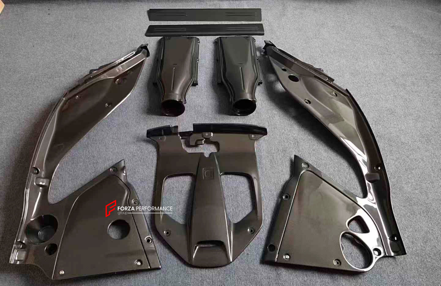 CARBON ENGINE COVER for Ferrari 812 Superfast GTS 2018+
Set includes:
One Set of Engine Bay Panels
Material: Dry Carbon
Note: Professional installation is required