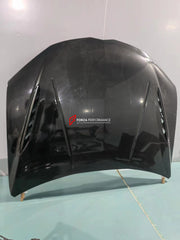 CONVERSION BODY KIT FOR LAMBORGHINI URUS UPGRADE TO PERFOMANTE  Set includes:  Front bumper assembly Front Lip Hood/Bonnet Mirror Covers Side Skirts Side fender flares Rear bumper assembly Rear canards Rear Diffuser