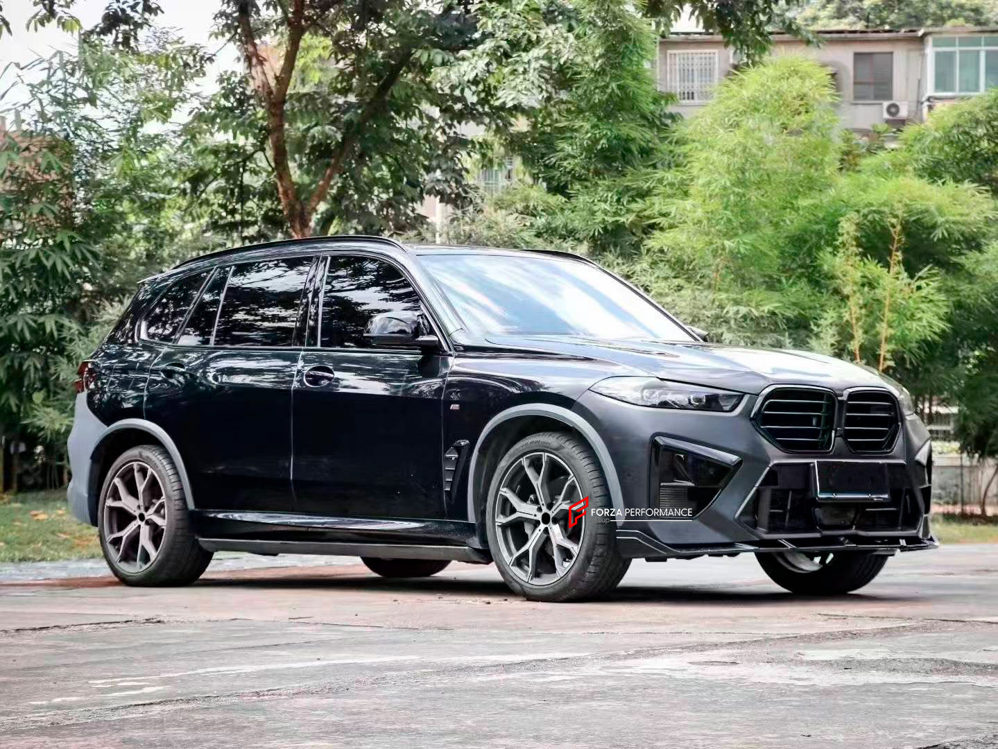 CONVERSION UPGRADE BODY KIT for BMW X5 G05 LCI 2023+ UPGRADE to X5M F95 LCI FACELIFT
Set includes:
Front Bumper Assembly
Front Grille
Side Skirts
Fender Flares
Rear Bumper Assembly
Rear Diffuser
Exhaust Tips
Material: Plastic
Note: Professional installation is required.