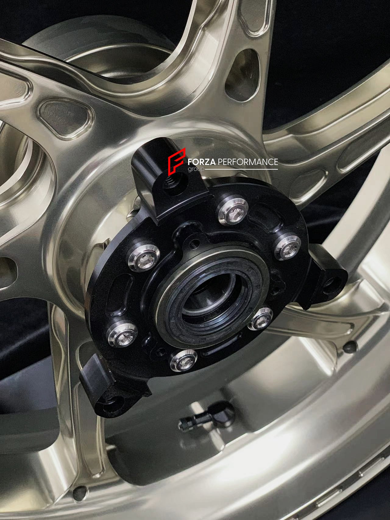 We manufacture premium quality forged motorcycle wheels rims for KOVE 450RR in any design, size, color.
Wheel sizes (motorcycle spec):
Front: 3.5 x 17
Rear: 4.5 x 17
Weight:
Front: 4 kg (8.82 lbs)
Rear: 4.6 kg (10.14 lbs)
Finishing: Gloss Bronze
Forza Performance Group engineers and manufactures each forged motorcycle wheel individually per order. This ensures precise fitment, uncompromised strength, and unique styling. Whether for racing, touring, or daily use — our wheels are built for both perfo