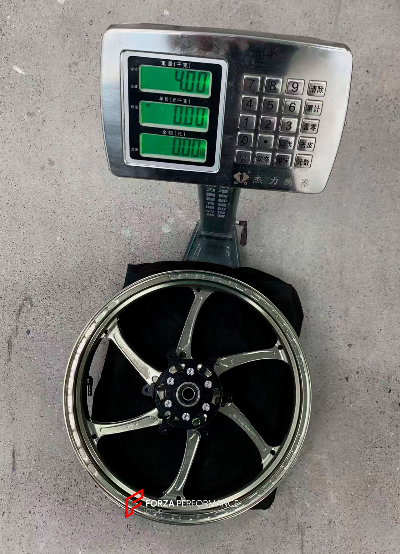 We manufacture premium quality forged motorcycle wheels rims for KOVE 450RR in any design, size, color.
Wheel sizes (motorcycle spec):
Front: 3.5 x 17
Rear: 4.5 x 17
Weight:
Front: 4 kg (8.82 lbs)
Rear: 4.6 kg (10.14 lbs)
Finishing: Gloss Bronze
Forza Performance Group engineers and manufactures each forged motorcycle wheel individually per order. This ensures precise fitment, uncompromised strength, and unique styling. Whether for racing, touring, or daily use — our wheels are built for both perfo