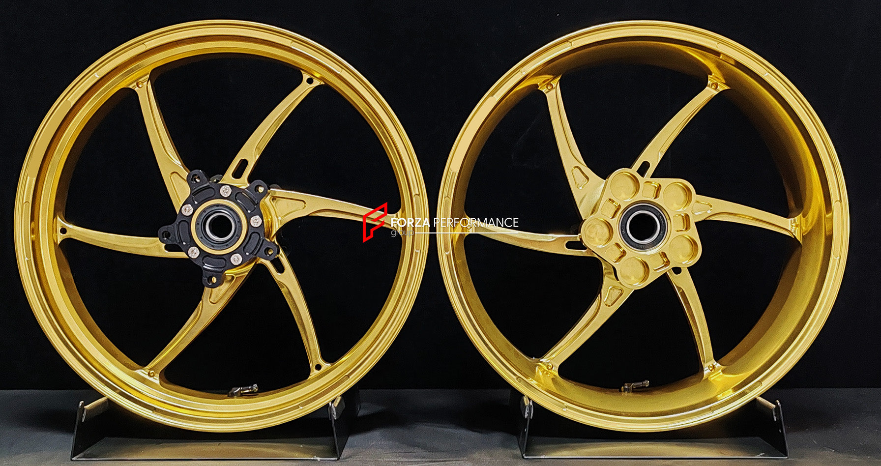 We manufacture premium quality forged motorcycle wheels rims for QJMOTOR in any design, size, color.
Wheel sizes (motorcycle spec):
Front: 3.5 x 17
Rear: 6 x 17
Weight:
Front: 3.9 kg (8.6 lbs)
Rear: 4.95 kg (10.91 lbs)
Finishing: Satin Gold
Forza Performance Group engineers and manufactures each forged motorcycle wheel individually per order. This ensures precise fitment, uncompromised strength, and unique styling. Whether for racing, touring, or daily use — our wheels are built for both performanc