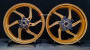 We manufacture premium quality forged motorcycle wheels rims for SUZUKI HAYABUSA in any design, size, color.
Wheel sizes (motorcycle spec):
Front: 3.5 x 17
Rear: 6 x 17
Weight:
Front: 4.65 kg (10.25 lbs)
Rear: 5.4 kg (11.9 lbs)
Finishing: Gloss Gold
Forza Performance Group engineers and manufactures each forged motorcycle wheel individually per order. This ensures precise fitment, uncompromised strength, and unique styling. Whether for racing, touring, or daily use — our wheels are built for both p