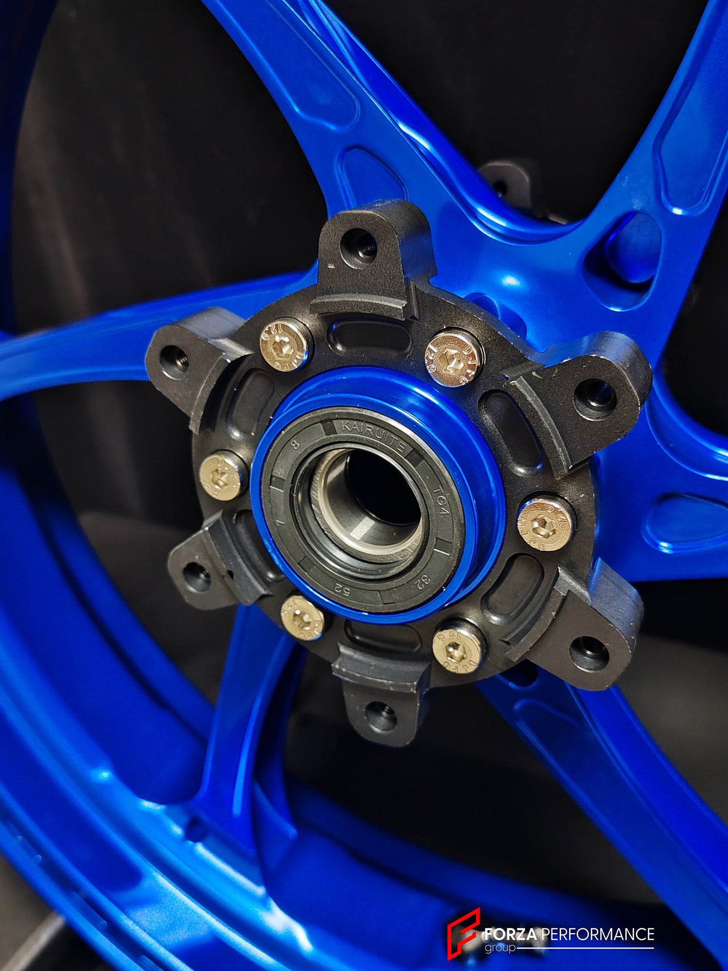 We manufacture premium quality forged motorcycle wheels rims for QJMOTOR in any design, size, color.
Wheel sizes (motorcycle spec):
Front: 3.5 x 17
Rear: 6 x 17
Weight:
Front: 4.25 kg (9.37 lbs)
Rear: 4.85 kg (10.69 lbs)
Finishing: Gloss Blue
Forza Performance Group engineers and manufactures each forged motorcycle wheel individually per order. This ensures precise fitment, uncompromised strength, and unique styling. Whether for racing, touring, or daily use — our wheels are built for both performa