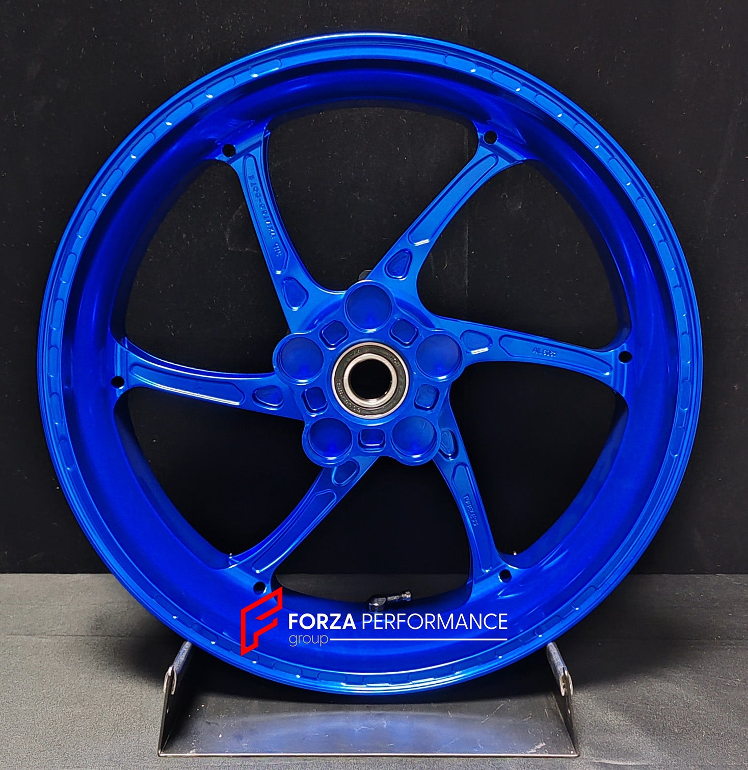 We manufacture premium quality forged motorcycle wheels rims for QJMOTOR in any design, size, color.
Wheel sizes (motorcycle spec):
Front: 3.5 x 17
Rear: 6 x 17
Weight:
Front: 4.25 kg (9.37 lbs)
Rear: 4.85 kg (10.69 lbs)
Finishing: Gloss Blue
Forza Performance Group engineers and manufactures each forged motorcycle wheel individually per order. This ensures precise fitment, uncompromised strength, and unique styling. Whether for racing, touring, or daily use — our wheels are built for both performa