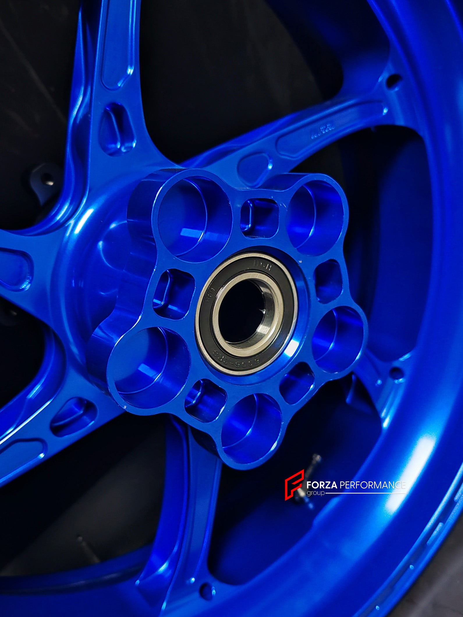 We manufacture premium quality forged motorcycle wheels rims for QJMOTOR in any design, size, color.
Wheel sizes (motorcycle spec):
Front: 3.5 x 17
Rear: 6 x 17
Weight:
Front: 4.25 kg (9.37 lbs)
Rear: 4.85 kg (10.69 lbs)
Finishing: Gloss Blue
Forza Performance Group engineers and manufactures each forged motorcycle wheel individually per order. This ensures precise fitment, uncompromised strength, and unique styling. Whether for racing, touring, or daily use — our wheels are built for both performa