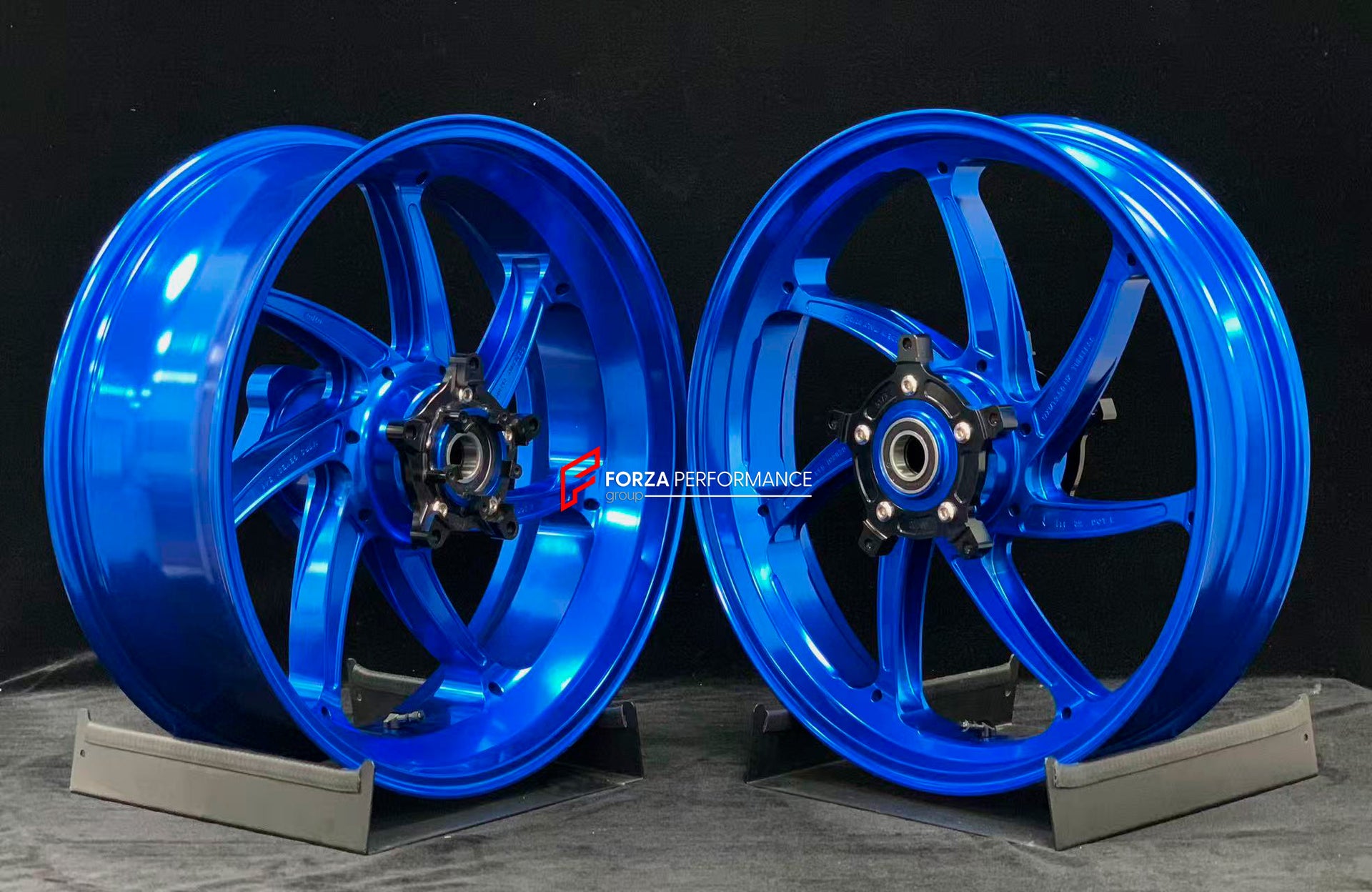 We manufacture premium quality forged motorcycle wheels rims for YAMAHA in any design, size, color.
Wheel sizes (motorcycle spec):
Front: 3.5 x 17
Rear: 6 x 17
Weight:
Front: 4.3 kg (9.48 lbs)
Rear 4.9 kg (10.8 lbs)
Finishing: Gloss Blue
Forza Performance Group engineers and manufactures each forged motorcycle wheel individually per order. This ensures precise fitment, uncompromised strength, and unique styling. Whether for racing, touring, or daily use — our wheels are built for both performance a