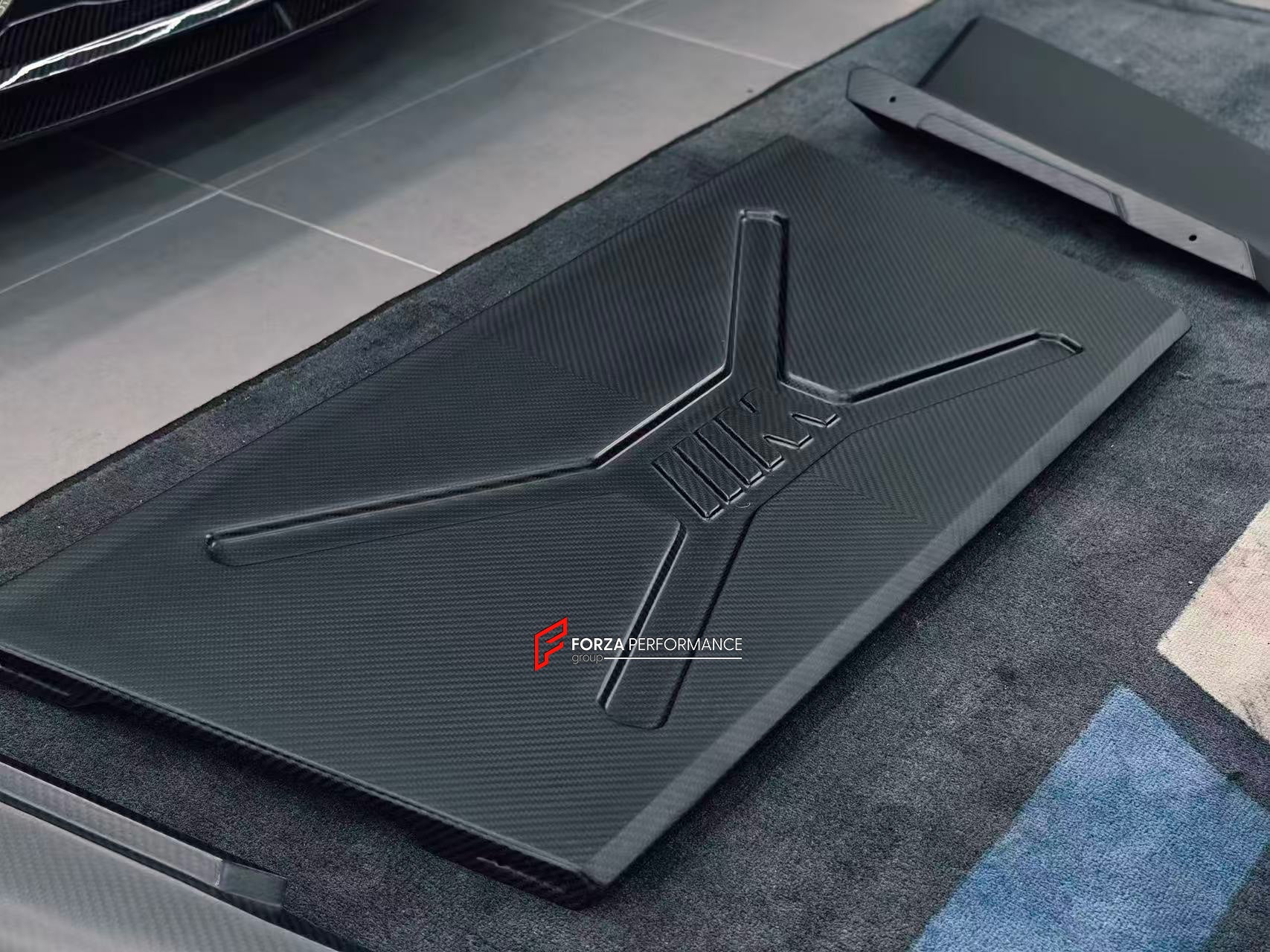 DRY CARBON BACK SEAT DELETE KIT REAR SEAT REMOVE for BMW M4 G82 2021+
Designed to:
Reduce overall weight of the car
Increase available cargo space
Enhance speed and driving control
Maintain a fresh appearance with UV protection
Material: Carbon