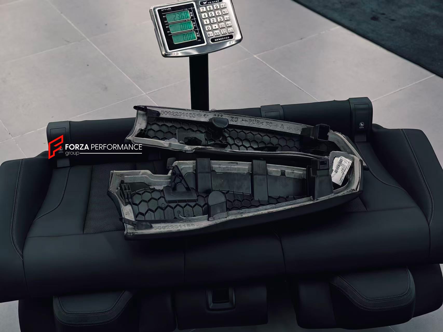 DRY CARBON BACK SEAT DELETE KIT REAR SEAT REMOVE for BMW M4 G82 2021+
Designed to:
Reduce overall weight of the car
Increase available cargo space
Enhance speed and driving control
Maintain a fresh appearance with UV protection
Material: Carbon